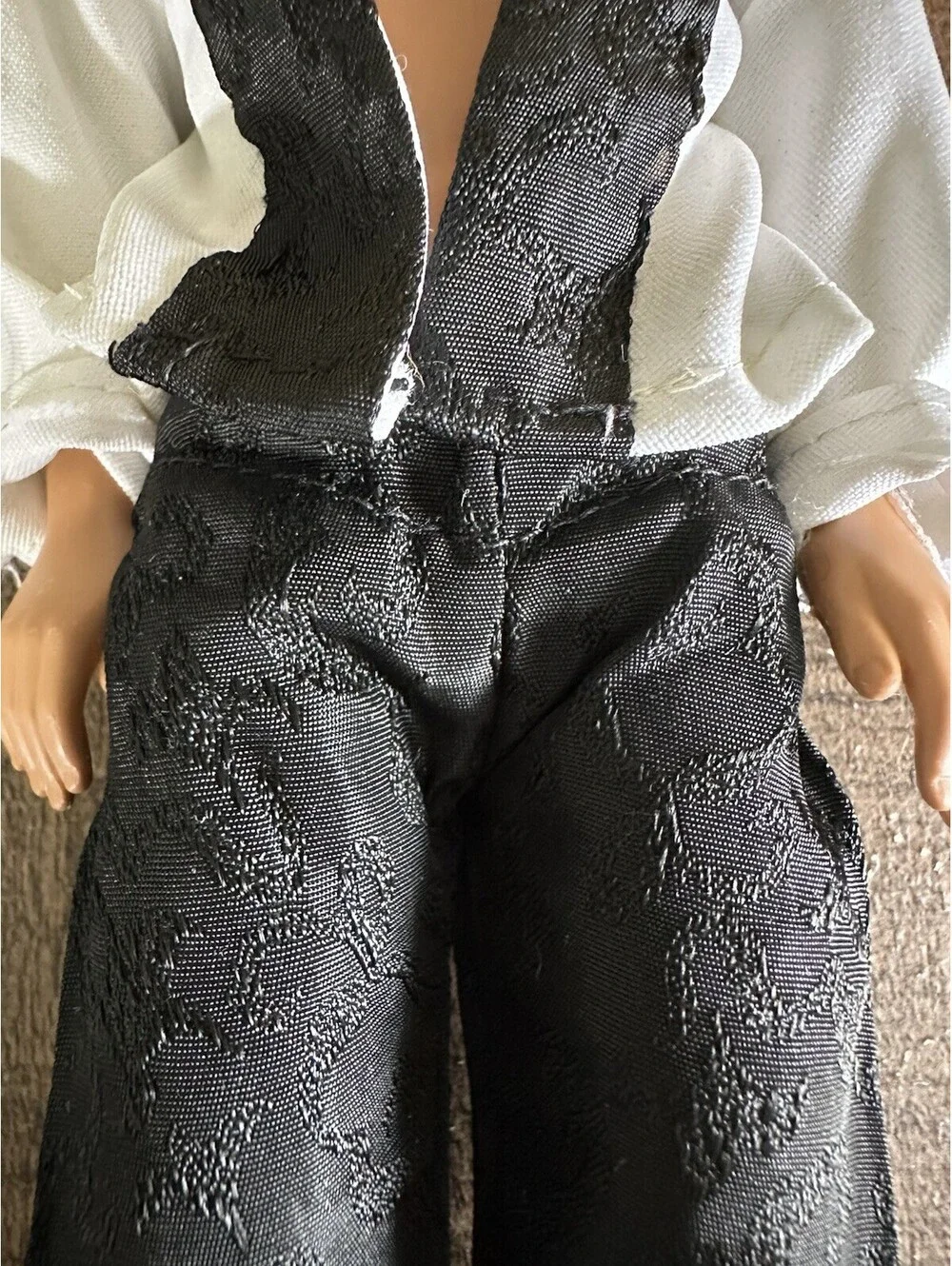 2004 Mattel Cali Girl Ken Doll C6464 Blonde Hair Original Shell Necklace